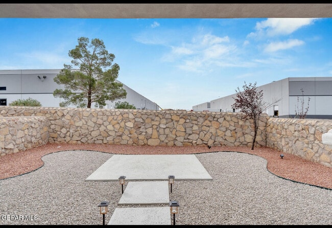 Building Photo - 11714 Dos Palmas Dr