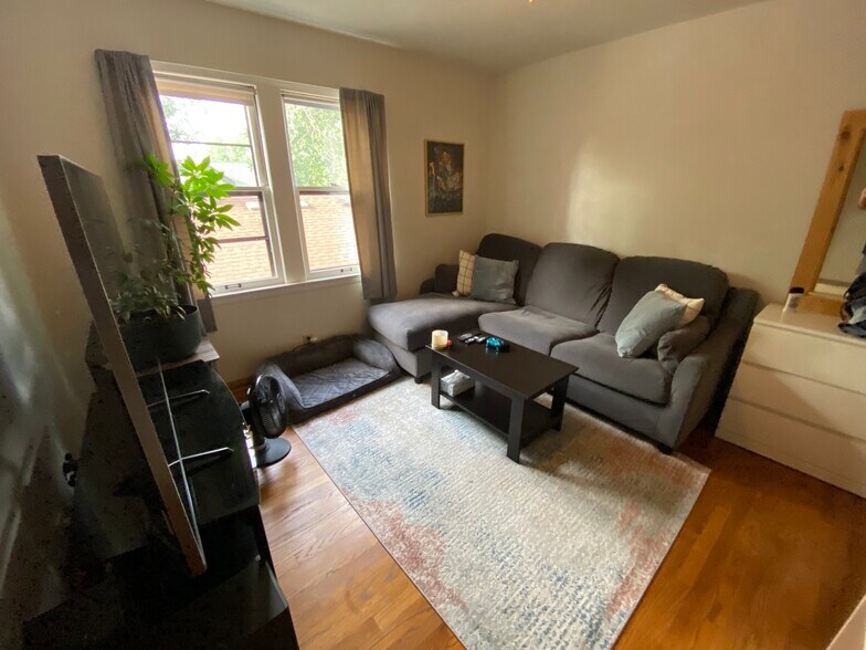 2nd bedroom, used as TV room - 1041 S 96th St