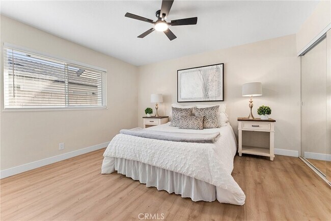 Building Photo - 15542 Mayflower Ln