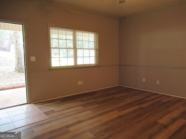 Building Photo - 95 Live Oak Rd