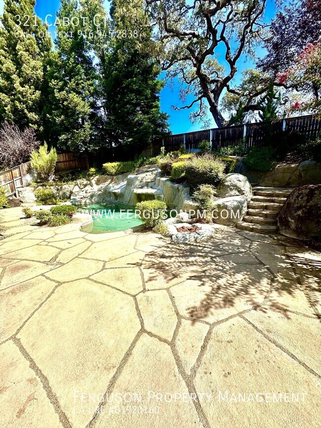 Building Photo - 321 Cabot Ct