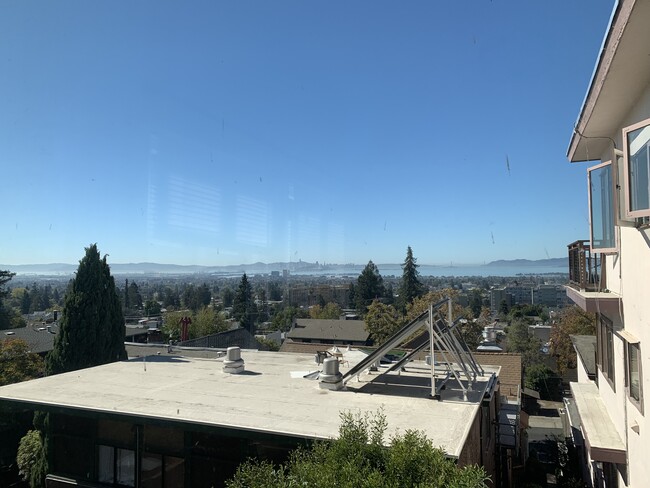 City and Bay Views, south bedroom - 18 Panoramic Way