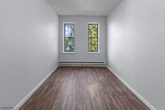 Building Photo - 250 Clendenny Ave