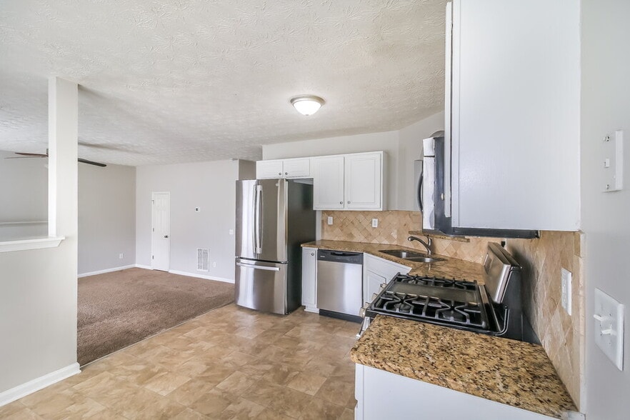 Building Photo - 650 Compton Ln