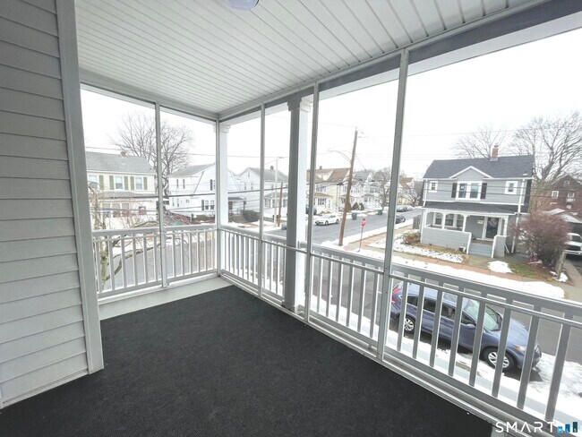 Building Photo - 108 Concord St