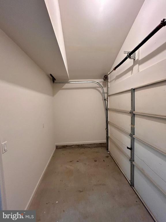 Building Photo - 2005 Greystone Dr