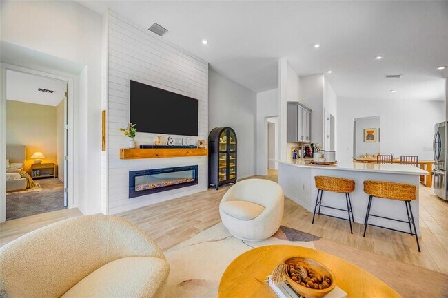 Building Photo - 33995 Astoria Cir