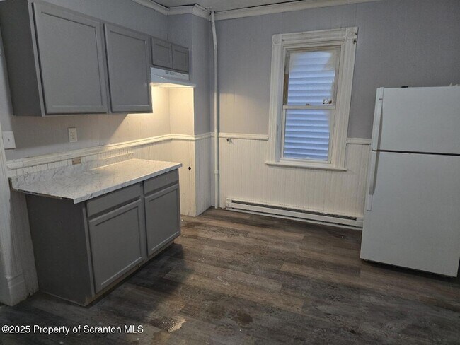 Building Photo - 536 Alder St