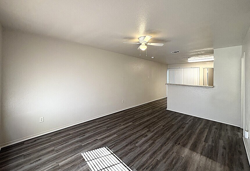 Building Photo - 1611 Inca Dr