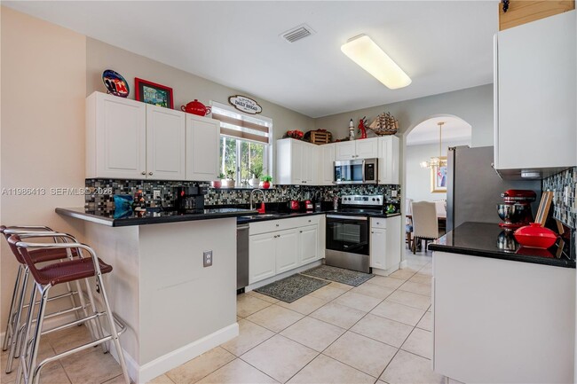 Building Photo - 2126 NE 38th Rd