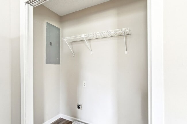 Building Photo - 206 Sunset Dr