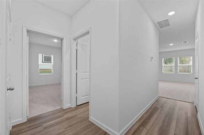 Building Photo - 612 Craven St