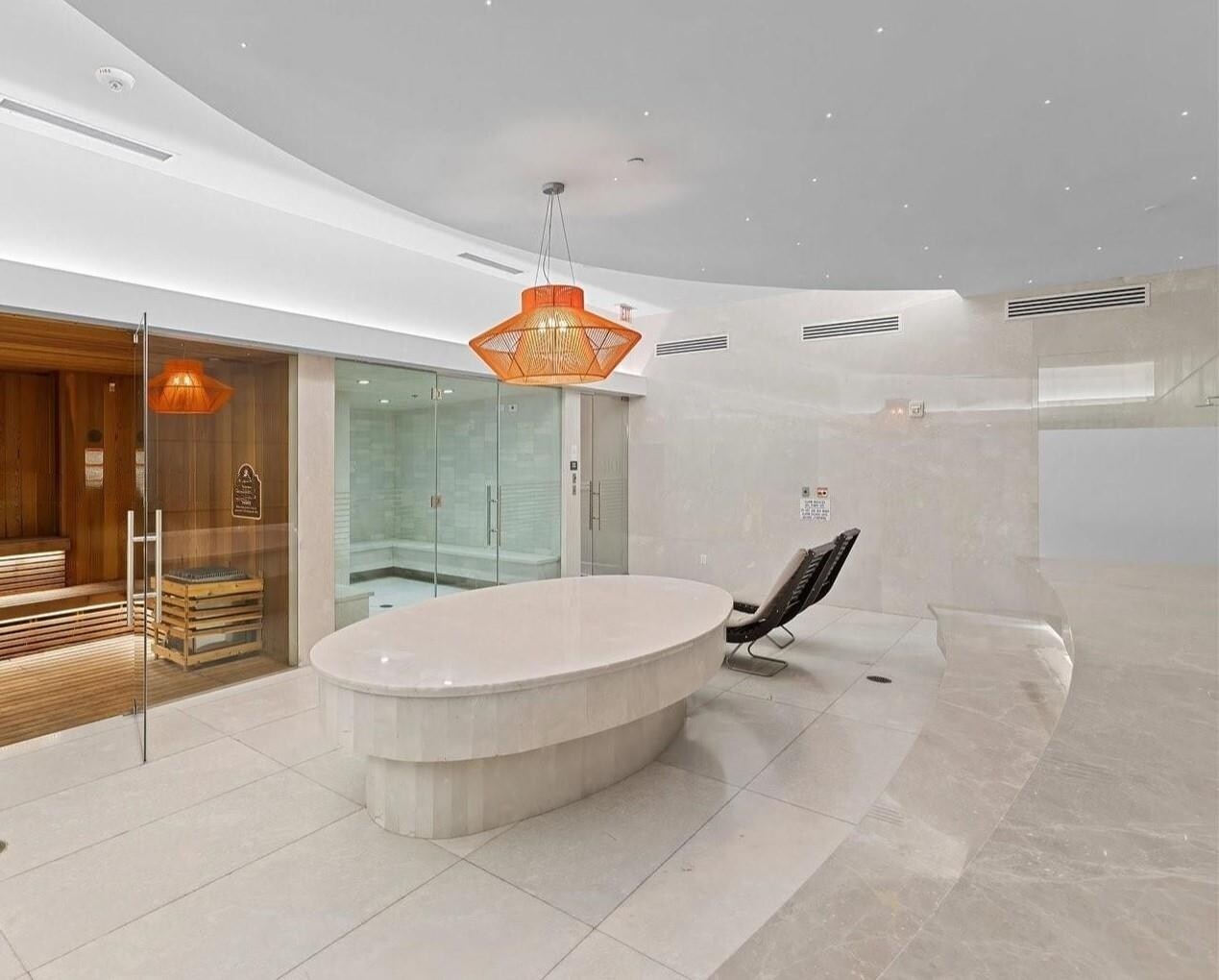 Building Photo - 1010 Brickell Ave