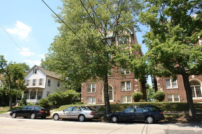 Building Photo - 118 W 2nd Ave