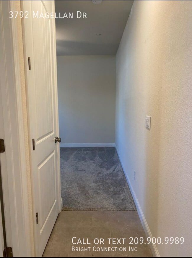Building Photo - 3792 Magellan Dr