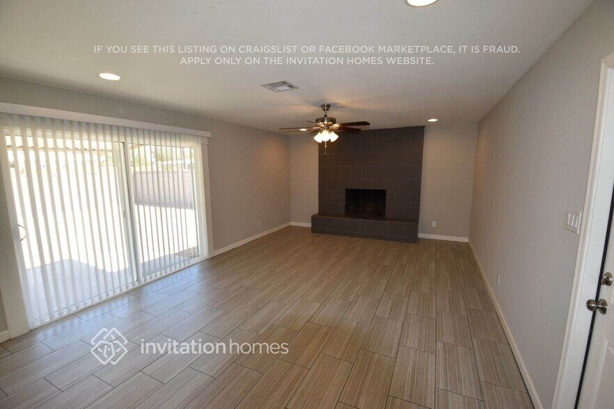 Building Photo - 1281 E Loma Vista Dr