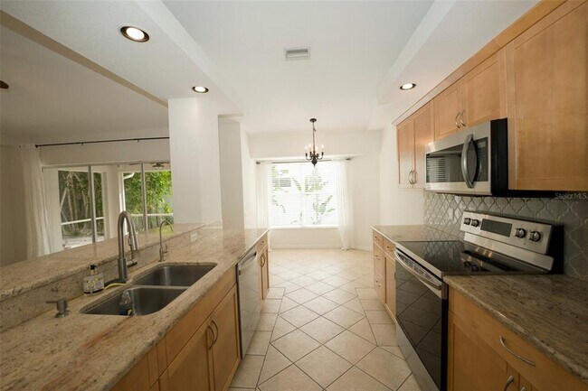 Building Photo - 285 Marquette Rd