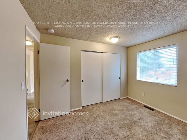 Building Photo - 28628 15th Ave S