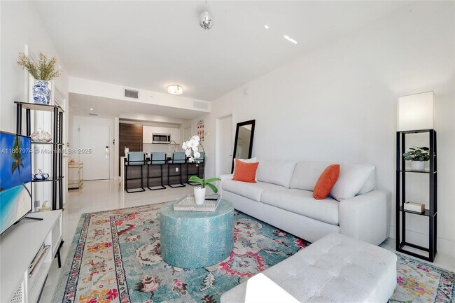 Building Photo - 301 Altara Ave
