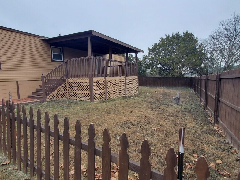 Building Photo - 3340 Medina Hwy