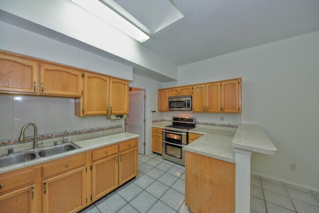 Building Photo - 1372 Michelangelo Dr