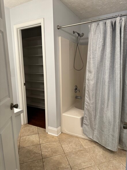 Building Photo - 601 Catrina Ct