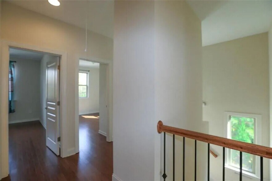 Building Photo - 5532 Cameron Parc Dr