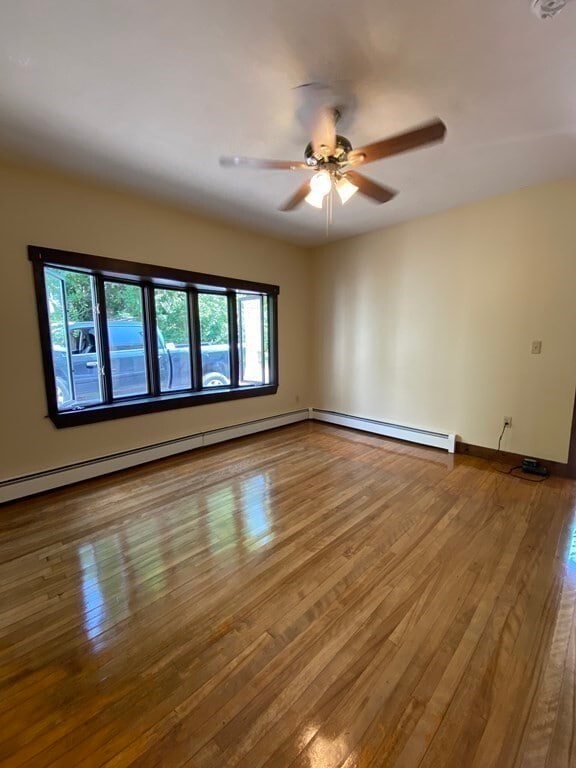 Building Photo - 117 Towtaid St