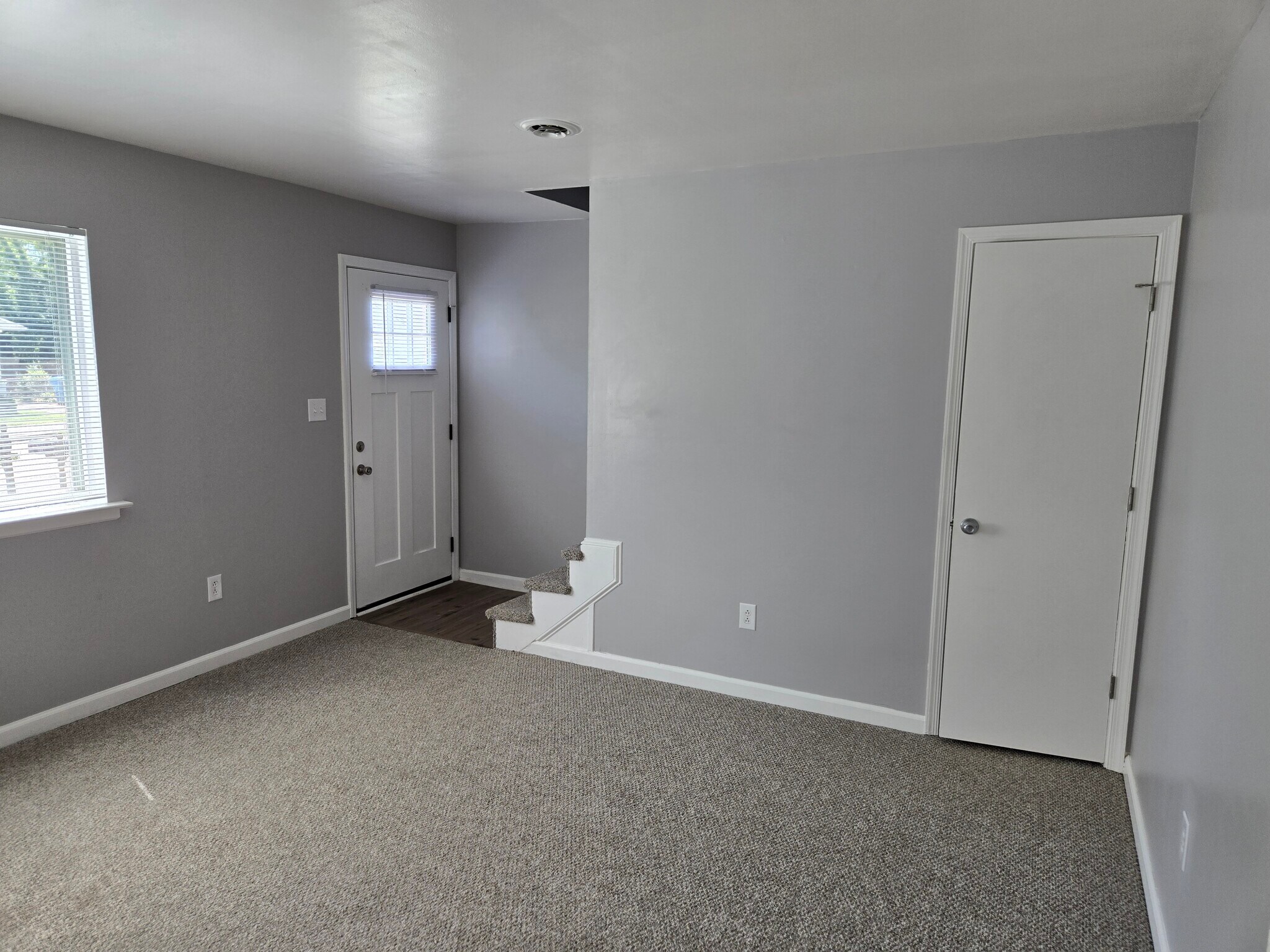 Living Room - 3435 Garden City Blvd SE