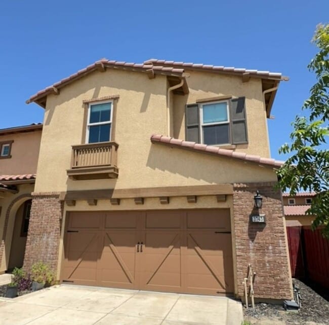 Primary Photo - Available now! Beautiful Newer Home in Man...