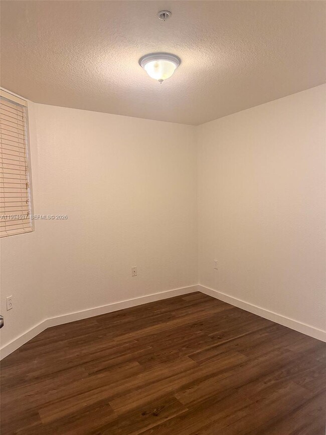 Building Photo - 8899 NW 107 Ct