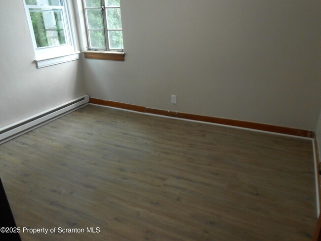 Building Photo - 622 S Main Ave