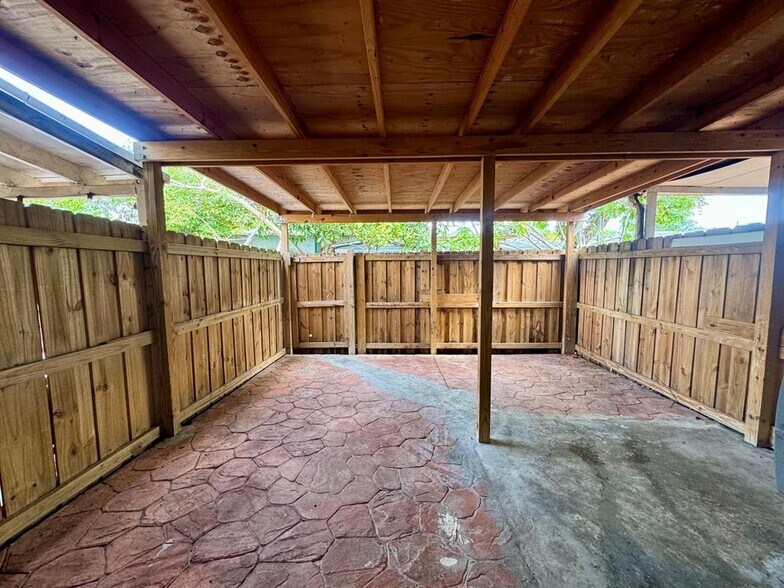 Building Photo - 3662 SW 59th Ave