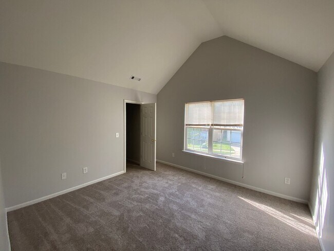 Building Photo - Pristine home located in Linda Vista!