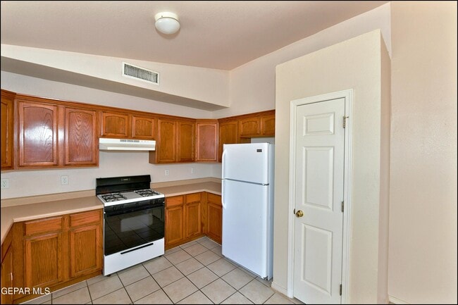 Building Photo - 4100 Tierra Venado Dr