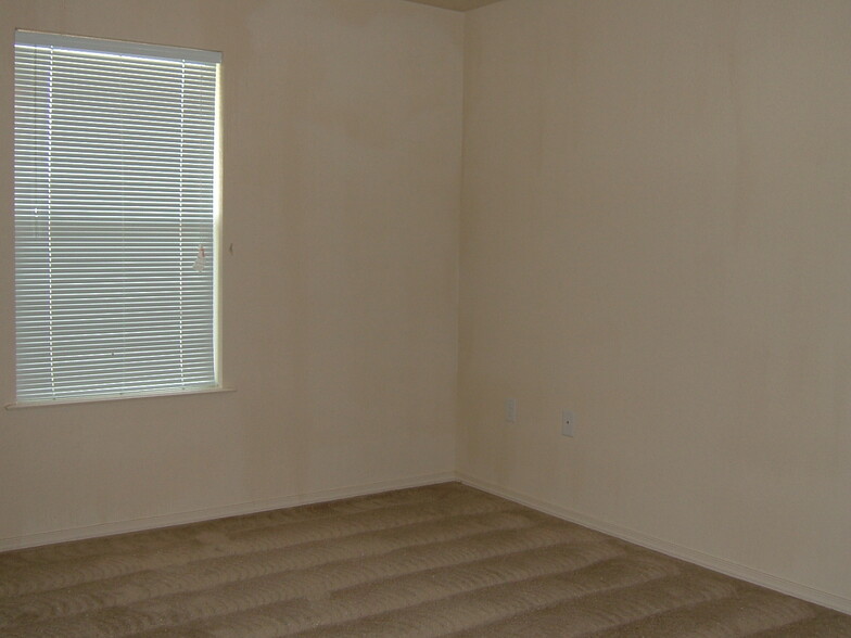 Building Photo - 1503 Aspen Dr