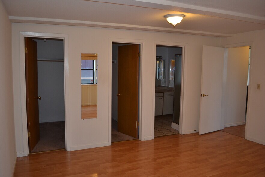 Building Photo - 739 Taft Ave