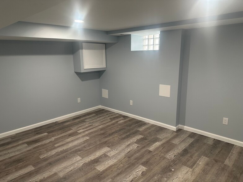 Building Photo - 4003 Lyndale Ave