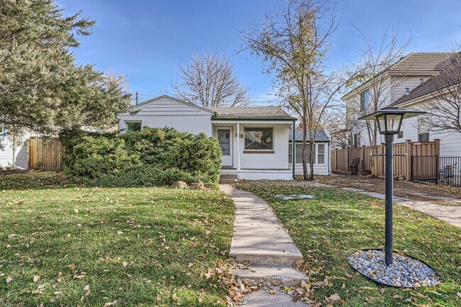 Building Photo - **Bright and Spacious 2-Bedroom Home in the Heart of Denver!!**