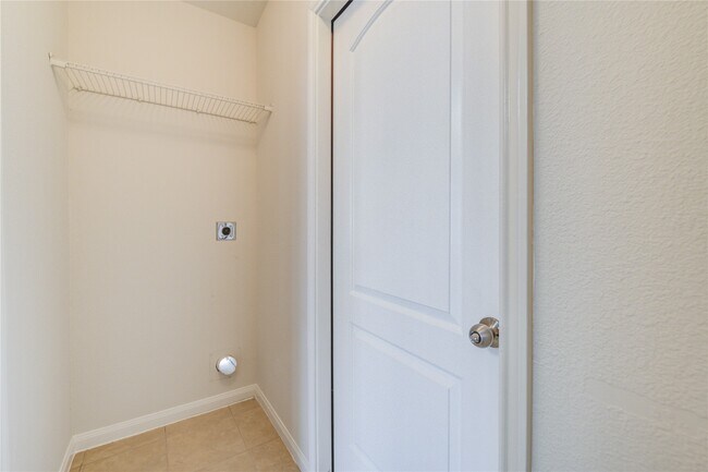 Building Photo - 8839 Hazel Rose Sky Dr