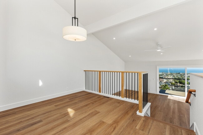 Building Photo - 24512 Alta Vista Dr