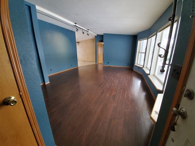 Building Photo - 3 Bedroom Home with Large Shop and Additio...