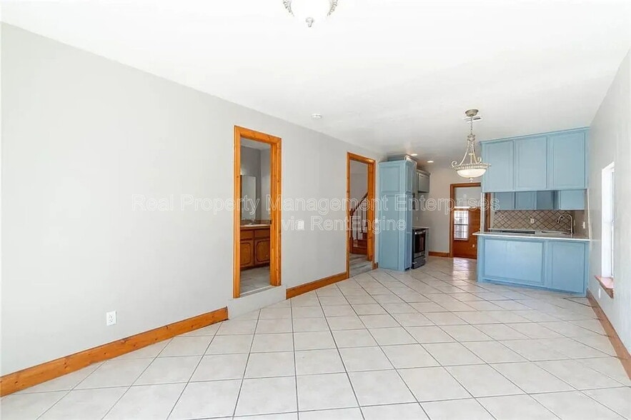 Building Photo - 3633 N Youngs Blvd