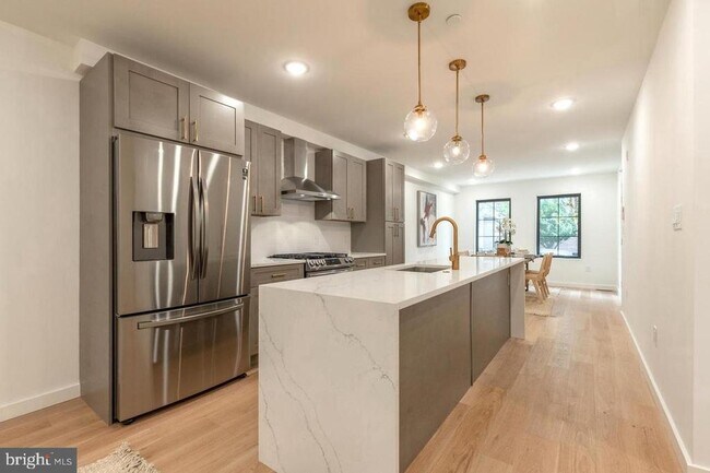 Primary Photo - 850 N 19th St