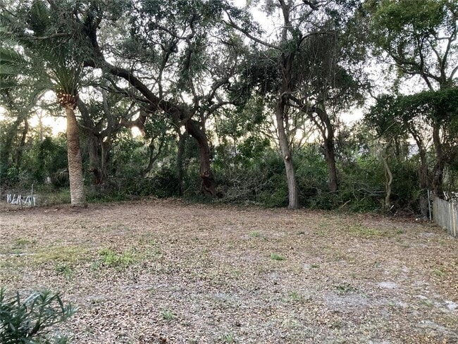 Building Photo - 3588 Meriden Ave