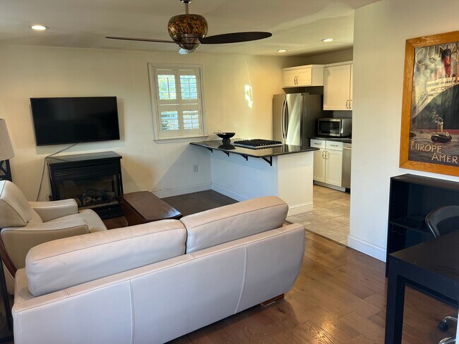 Building Photo - 1140 Tuolumne St