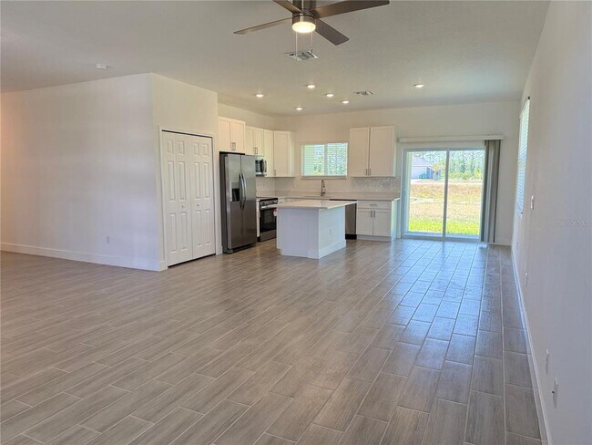 Building Photo - 488 Sunset Rd N