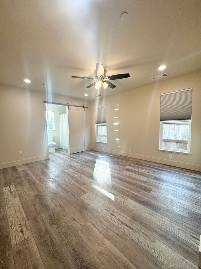 Building Photo - Luxury Living Redefined: Exquisite New Build