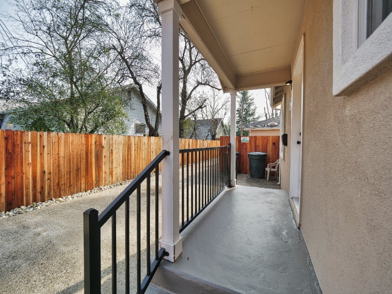 Building Photo - 308 6th St