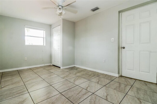 Building Photo - 5815 Dahlia Ave